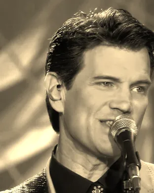 Chris Isaak Greensboro